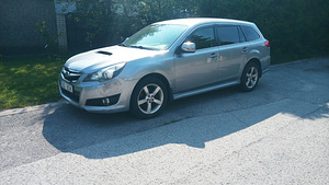 Subaru Legacy 2.0 Diesel varuosadeks. (1 foto / 10)