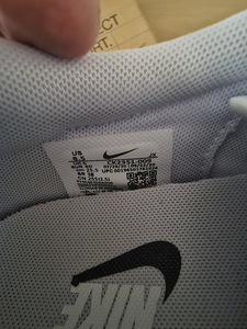 Nike кроссовки (6 фото из 6)