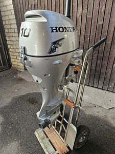 Подвесной мотор Honda BF10 (1 фото из 3)