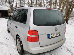 VW Touran (2 фото из 8)