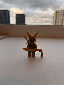 Minifiguur oni Lloyd (4 foto / 4)