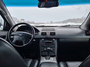 Volvo XC90 (4 фото из 9)