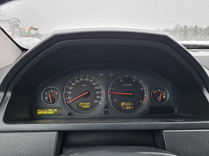 Volvo XC90 (9 фото из 9)
