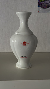 Trade mark Hong mei portselanist kannud (4 foto / 6)