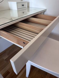 Tualettlaud peegliga HEMNES VANITY IKEA (4 foto / 5)