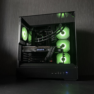 4K Ultra Mänguriarvuti | Ryzen 9 7900X, RX 7900 XTX 24GB (3 foto / 8)