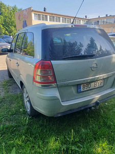 Müüa Opel Zafira diisel, 7 kohta 2009 (10 foto / 10)