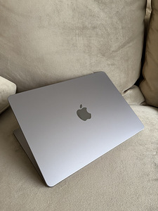 Apple MacBook Air 13” (M3, 2024) (2 foto / 3)