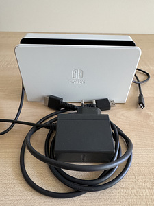 Nintendo Switch OLED (3 foto / 6)