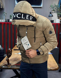 Moncler (3 foto / 7)