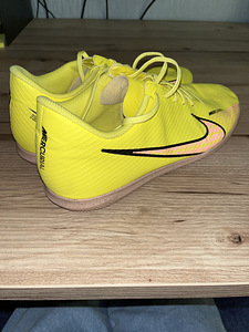 Sisejalgpalli saapad Nike mercurial