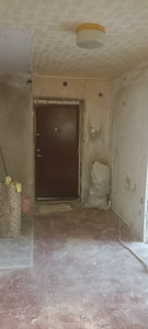 Продается квартира в центре Азери. 3 комнаты. Квартира требует ремонта.