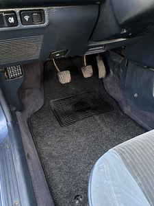 Продается 1991 Mazda 323 GLX (9 фото из 10)