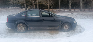 Volkswagen Passat (1 foto / 10)