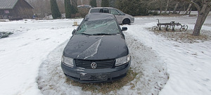 Volkswagen Passat (7 foto / 10)