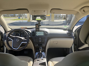 Opel Insignia Sports Tourer (6 foto / 12)