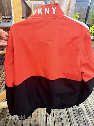 Куртка DKNY размер L новая (фото #5)