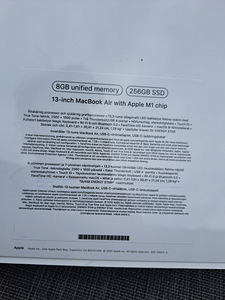 MacBook Air (4 фото из 5)