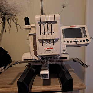 Janome mb4s (5 фото из 5)