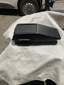 W124 keskkonsool (8 foto / 8)