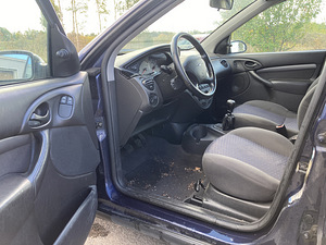 Ford Focus 1,8D 66kw Varuosadeks 2001a (3 foto / 9)