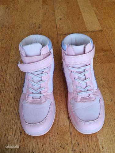 Reserved кроссовки для девочки 39 (фото #1)