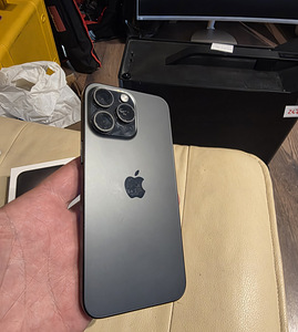 Apple iPhone 15 Pro Max 512GB (4 foto / 5)