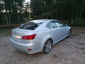 Lexus IS 220D (5 foto / 7)