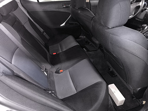 Lexus IS 220D (7 фото из 10)