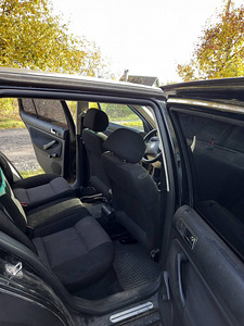 Volkswagen Golf luukpära (6 foto / 6)