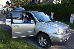 Nissan X-Trail (11 foto / 12)