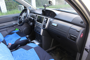 Nissan X-Trail (7 foto / 12)
