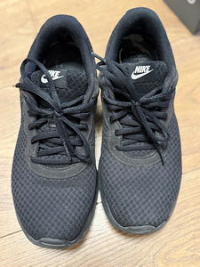 Nike (1 фото из 2)