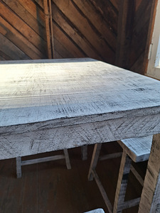 Kõrge söögilaud + 4 pukki (6 foto / 6)