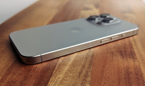 iPhone 15 Pro - 128GB Natural Titanium (2 foto / 3)