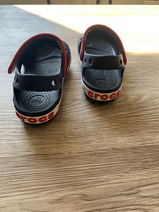 Crocs сандалии (3 фото из 6)
