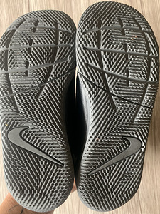 Бутсы Nike (4 фото из 5)