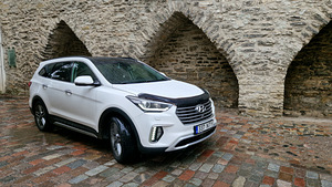 Hyundai Santa Fe Grand (10 foto / 10)