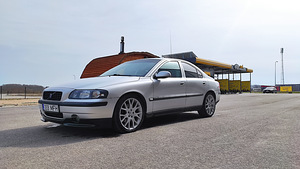 Volvo S60 2.4D 2003 (4 фото из 14)