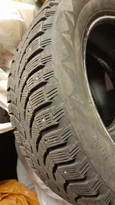Bridgestone naastrehvid 215/60/17 (2 foto / 4)