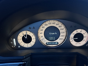 Mercedes benz w211 E320 (8 foto / 8)