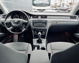 Skoda Superb Comfort Line 1.4 92kW (5 foto / 11)