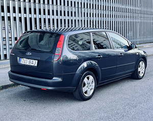 Ford Focus Ghia ATM 1.6 74kW (3 foto / 12)