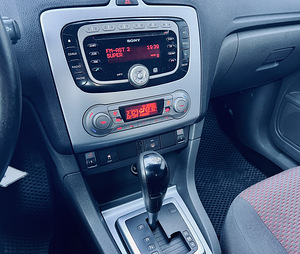 Ford Focus Ghia ATM 1.6 74kW (11 foto / 12)