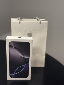 iPhone 16 Pro Max Black Titanium 256gb (1 foto / 2)