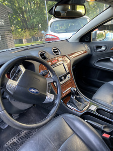 Ford Mondeo (9 foto / 10)