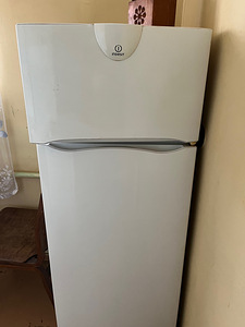 Külmkapp, холодильник Indesit R24