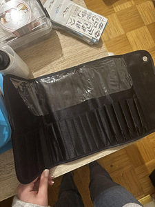 Ümbris pintslite jaoks (1 foto / 2)