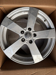 Диски Dezent 5x112 7,5x17 66,6 ET37 (2 фото из 7)