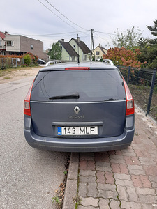 Продается Renault Megane (7 фото из 7)